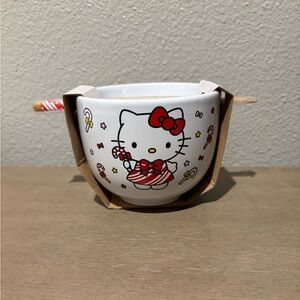 NEW Sanrio 2023 Hello Kitty Christmas White Ramen Noodle Bowl With Chopsticks
